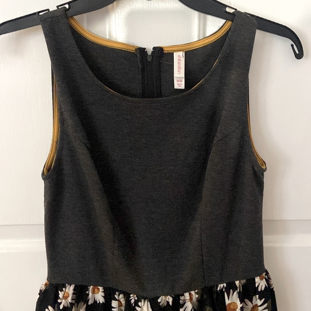 Xhilaration Dark Gray Floral Tank Dress – Yellow & White Flowers, Size M - Picture 5 of 13
